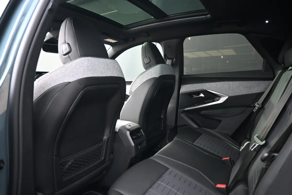 1.6 plug-in Hybrid 195 GT Exclusive Tot 8 Jaar Garantie! | Schuif-/Kanteldak | 7,4kW Lader | Adaptive Cruise | Dodehoek-Detectie | Keyless-Entry |