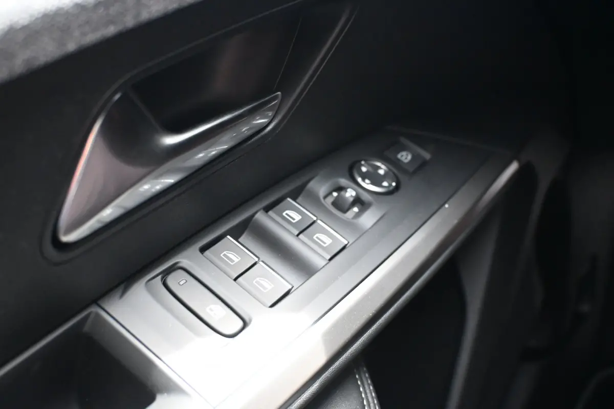 1.6 plug-in Hybrid 195 GT Exclusive Tot 8 Jaar Garantie! | Schuif-/Kanteldak | 7,4kW Lader | Adaptive Cruise | Dodehoek-Detectie | Keyless-Entry |