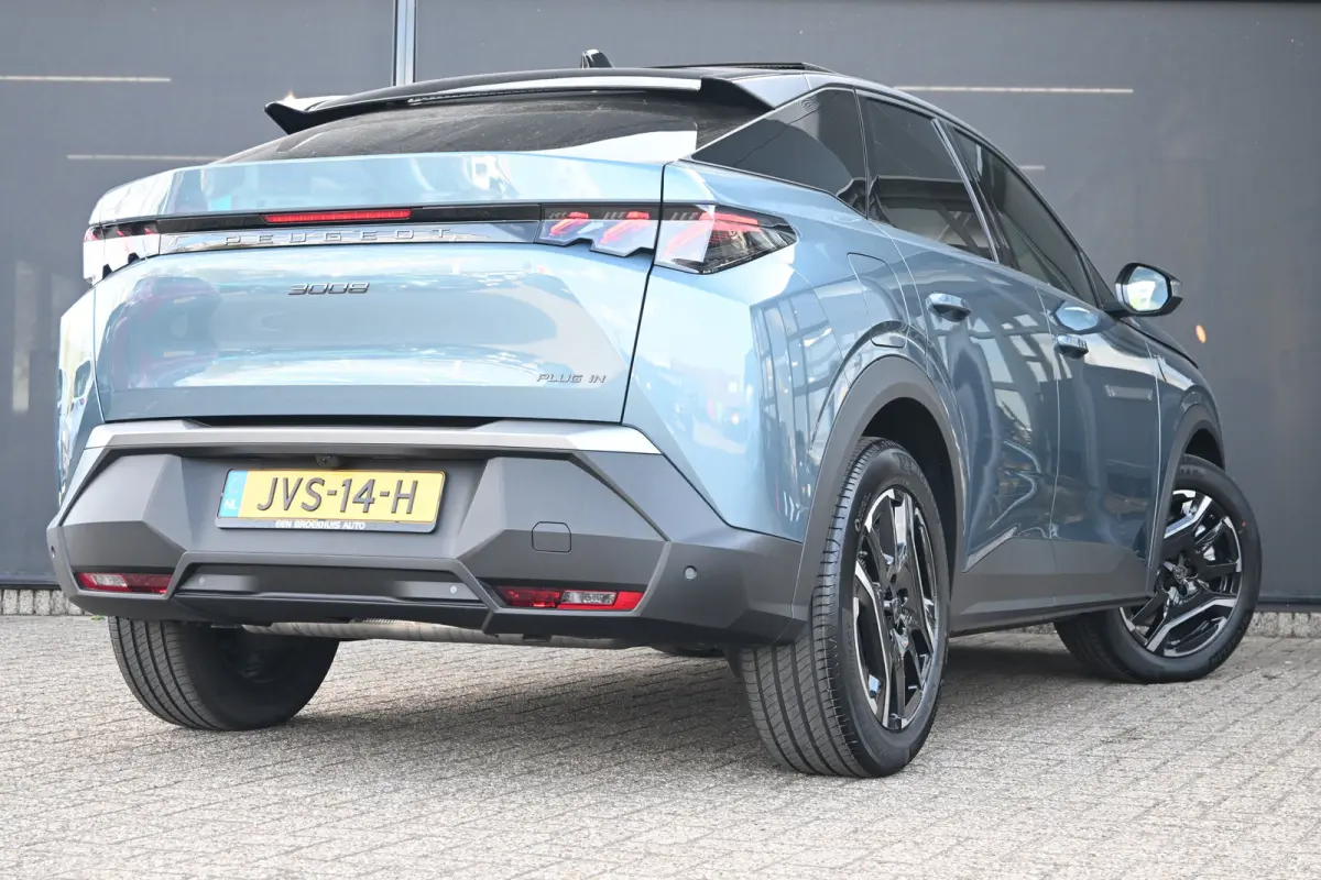 1.6 plug-in Hybrid 195 GT Exclusive Tot 8 Jaar Garantie! | Schuif-/Kanteldak | 7,4kW Lader | Adaptive Cruise | Dodehoek-Detectie | Keyless-Entry |