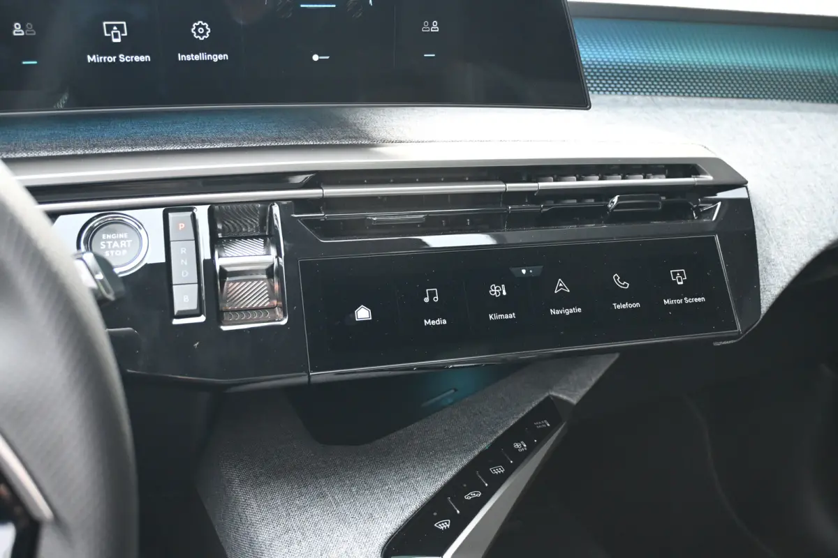 1.6 plug-in Hybrid 195 GT Exclusive Tot 8 Jaar Garantie! | Schuif-/Kanteldak | 7,4kW Lader | Adaptive Cruise | Dodehoek-Detectie | Keyless-Entry |
