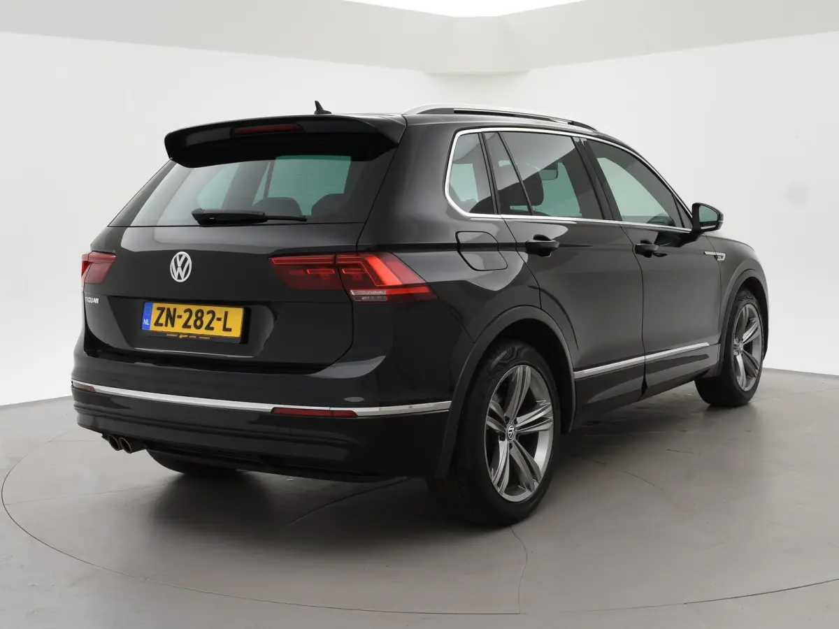 1.5 TSI ACT DSG R-LINE + PANORAMA | LEDER | VIRTUAL COCKPIT | MASSAGE | ADAPTIVE CRUISE