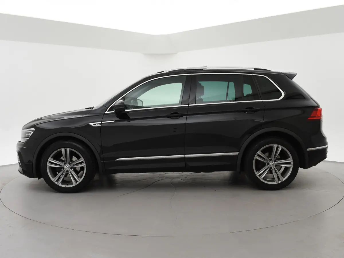 1.5 TSI ACT DSG R-LINE + PANORAMA | LEDER | VIRTUAL COCKPIT | MASSAGE | ADAPTIVE CRUISE