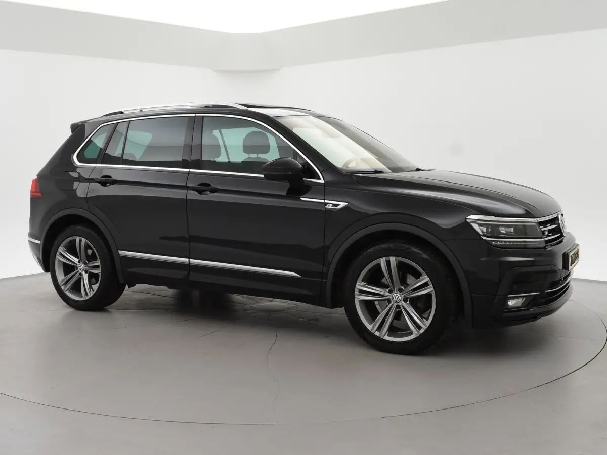 1.5 TSI ACT DSG R-LINE + PANORAMA | LEDER | VIRTUAL COCKPIT | MASSAGE | ADAPTIVE CRUISE