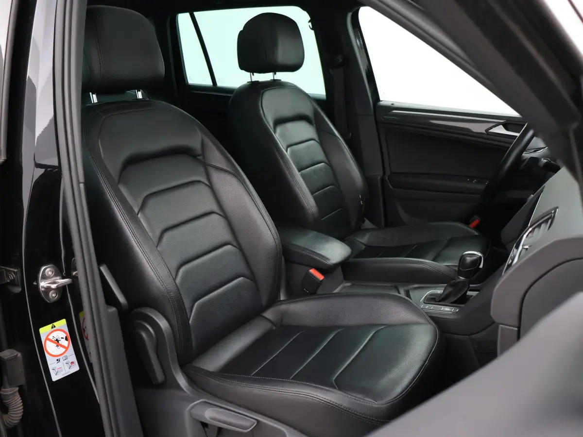 1.5 TSI ACT DSG R-LINE + PANORAMA | LEDER | VIRTUAL COCKPIT | MASSAGE | ADAPTIVE CRUISE