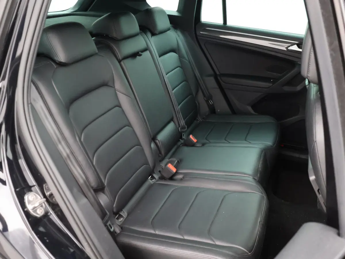 1.5 TSI ACT DSG R-LINE + PANORAMA | LEDER | VIRTUAL COCKPIT | MASSAGE | ADAPTIVE CRUISE