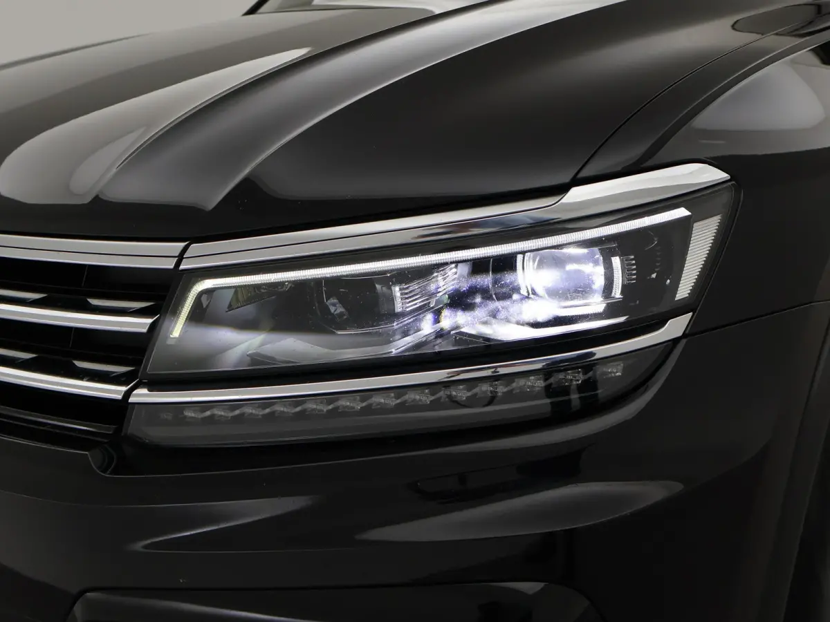 1.5 TSI ACT DSG R-LINE + PANORAMA | LEDER | VIRTUAL COCKPIT | MASSAGE | ADAPTIVE CRUISE