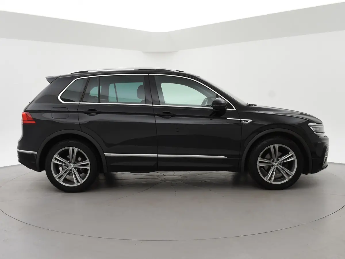 1.5 TSI ACT DSG R-LINE + PANORAMA | LEDER | VIRTUAL COCKPIT | MASSAGE | ADAPTIVE CRUISE