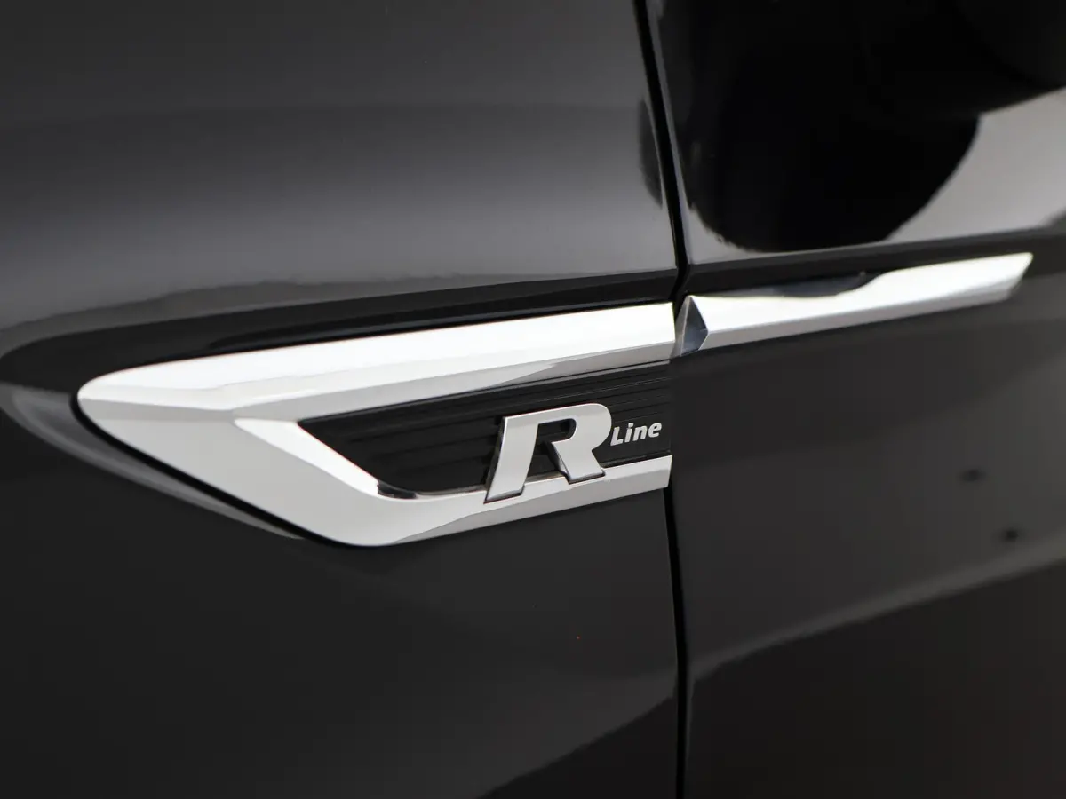 1.5 TSI ACT DSG R-LINE + PANORAMA | LEDER | VIRTUAL COCKPIT | MASSAGE | ADAPTIVE CRUISE