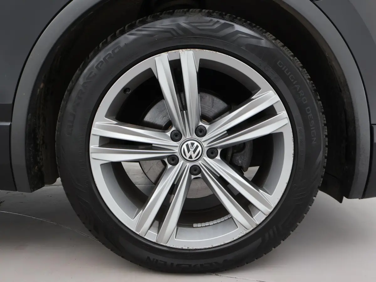 1.5 TSI ACT DSG R-LINE + PANORAMA | LEDER | VIRTUAL COCKPIT | MASSAGE | ADAPTIVE CRUISE