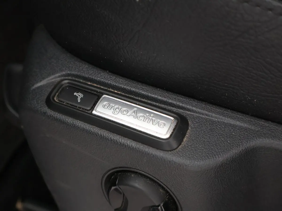 1.5 TSI ACT DSG R-LINE + PANORAMA | LEDER | VIRTUAL COCKPIT | MASSAGE | ADAPTIVE CRUISE