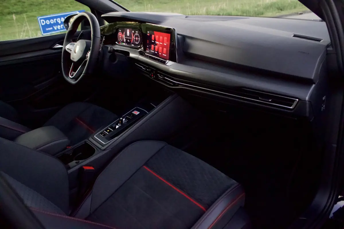 8 GTI Clubsport | Pano - Head Up - Camera