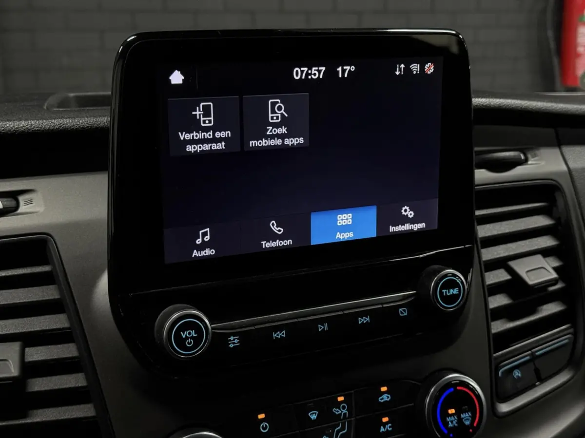 320 2.0 TDCI L2H1 Trend DC | CarPlay