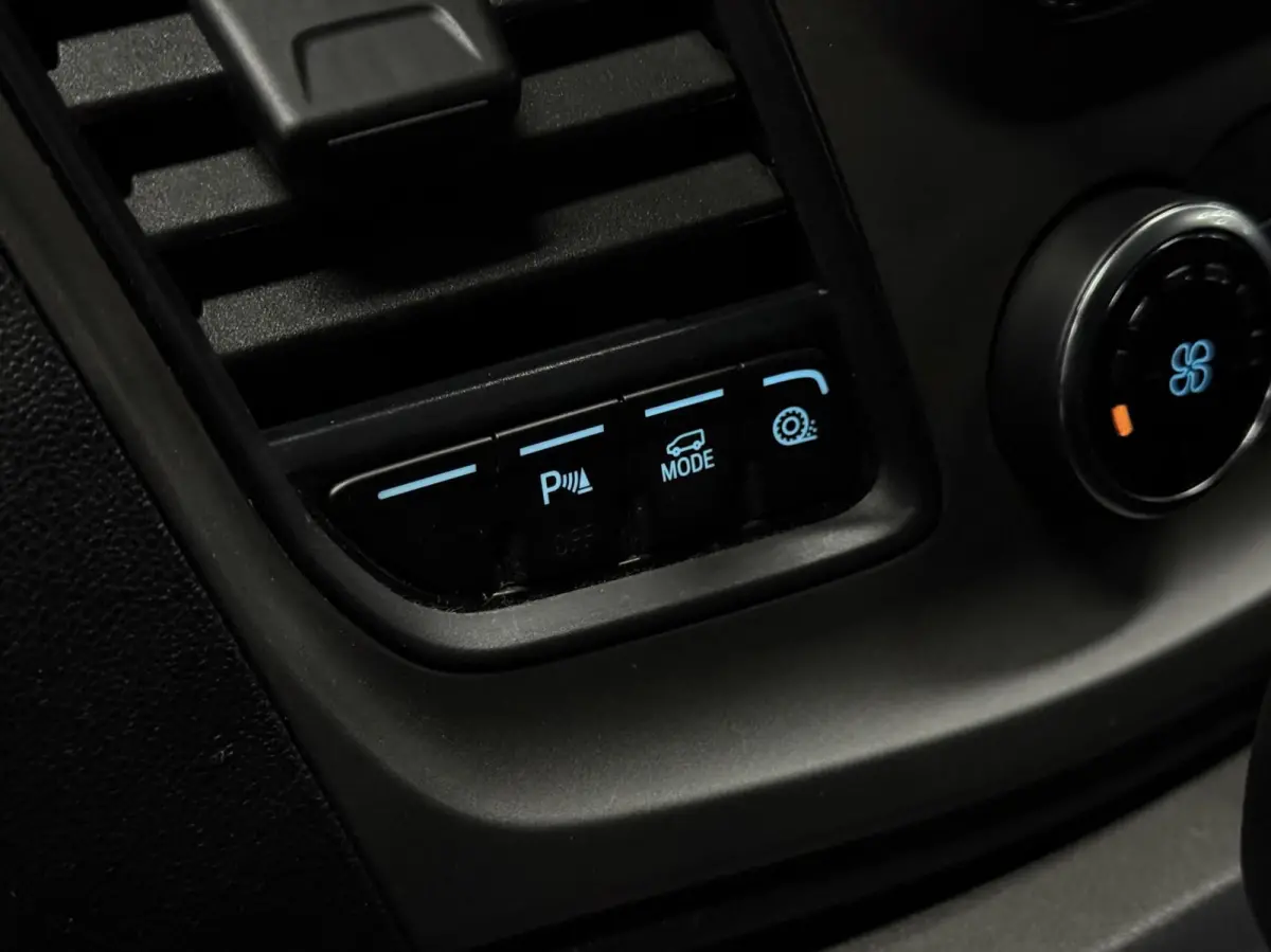 320 2.0 TDCI L2H1 Trend DC | CarPlay