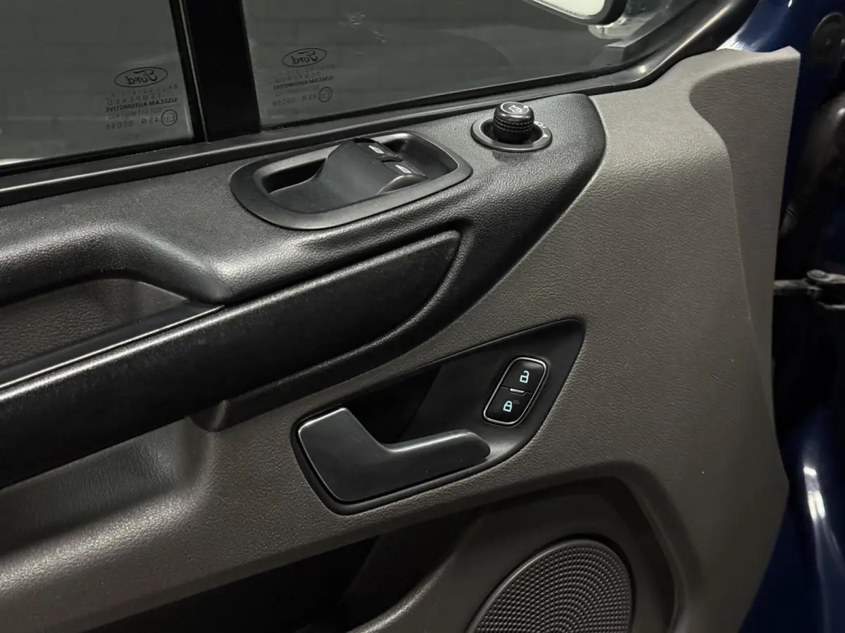 320 2.0 TDCI L2H1 Trend DC | CarPlay