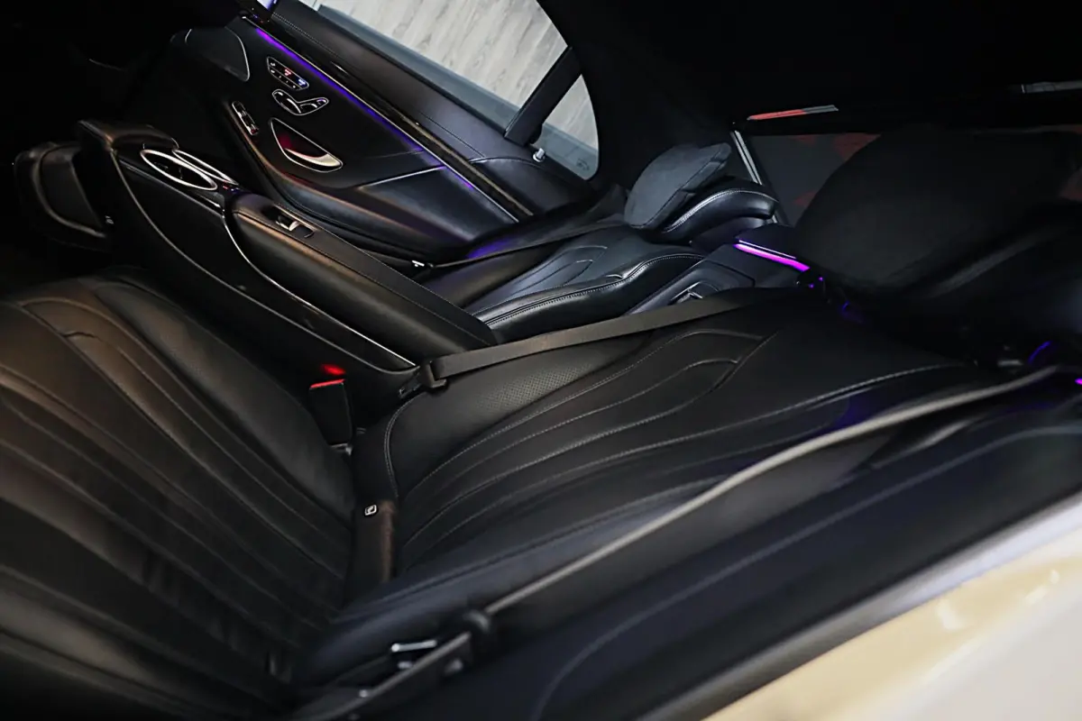 500 Lang AMG Line / Acc / Lane Assist / Dode Hoek / 360 Camera / Chauffeurspakket / Schermen / Pano / Led