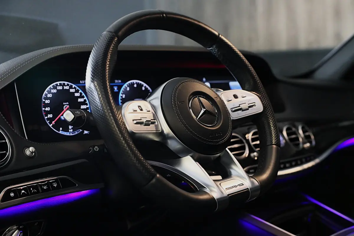 500 Lang AMG Line / Acc / Lane Assist / Dode Hoek / 360 Camera / Chauffeurspakket / Schermen / Pano / Led