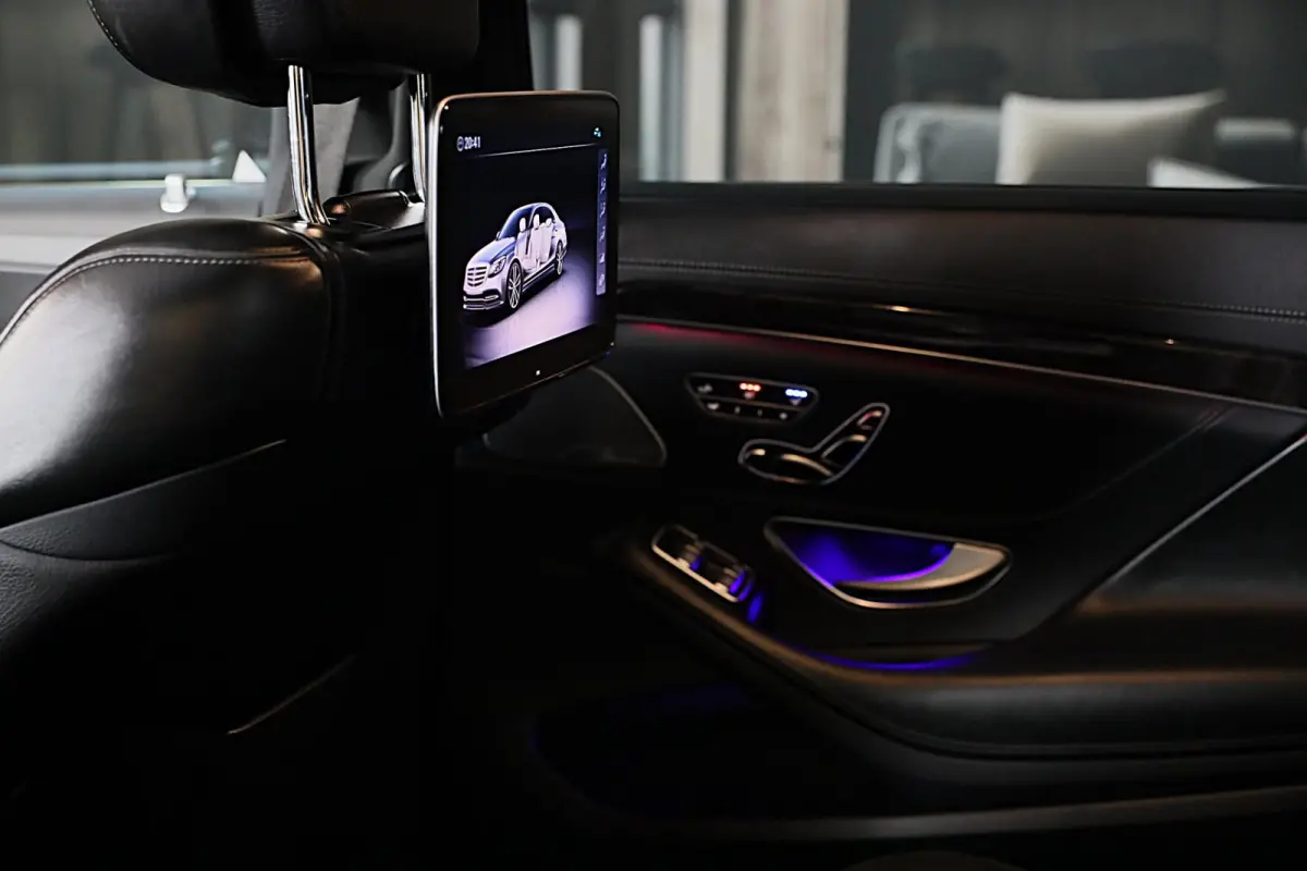 500 Lang AMG Line / Acc / Lane Assist / Dode Hoek / 360 Camera / Chauffeurspakket / Schermen / Pano / Led
