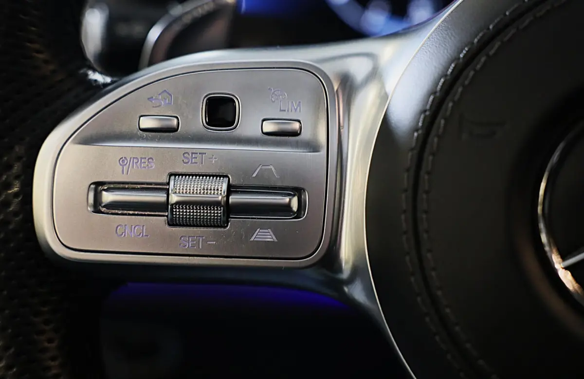 500 Lang AMG Line / Acc / Lane Assist / Dode Hoek / 360 Camera / Chauffeurspakket / Schermen / Pano / Led