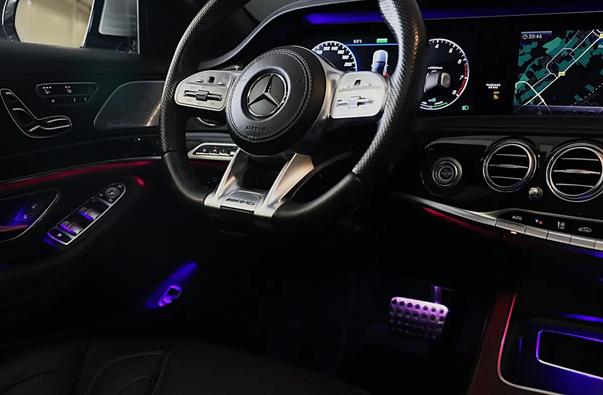 500 Lang AMG Line / Acc / Lane Assist / Dode Hoek / 360 Camera / Chauffeurspakket / Schermen / Pano / Led