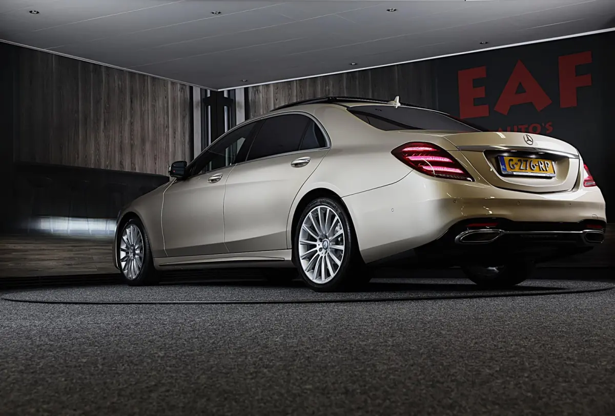 500 Lang AMG Line / Acc / Lane Assist / Dode Hoek / 360 Camera / Chauffeurspakket / Schermen / Pano / Led
