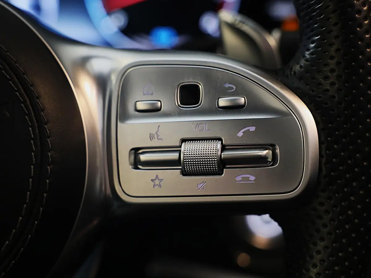 500 Lang AMG Line / Acc / Lane Assist / Dode Hoek / 360 Camera / Chauffeurspakket / Schermen / Pano / Led