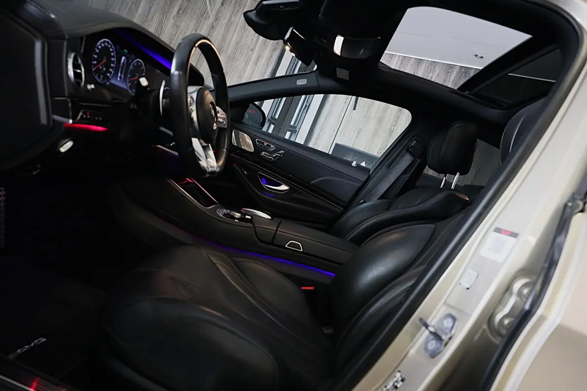 500 Lang AMG Line / Acc / Lane Assist / Dode Hoek / 360 Camera / Chauffeurspakket / Schermen / Pano / Led