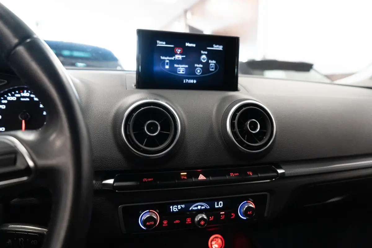 1.4 TFSI Ambition Pro Line S Adaptive Cruise Control | Half leder