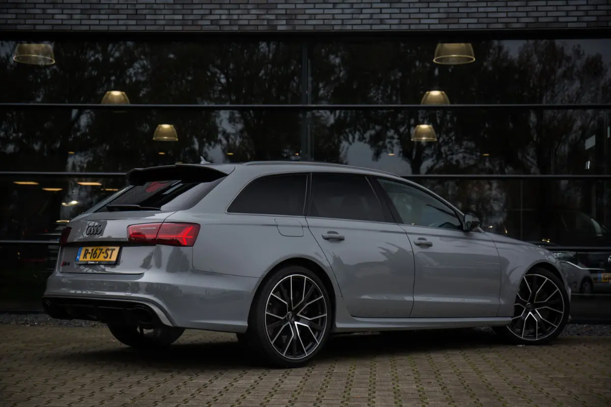 4.0 TFSI Quattro Performance , Milltek, Keramisch, Panoramadak, Carbon, Nachtzicht, Vol!