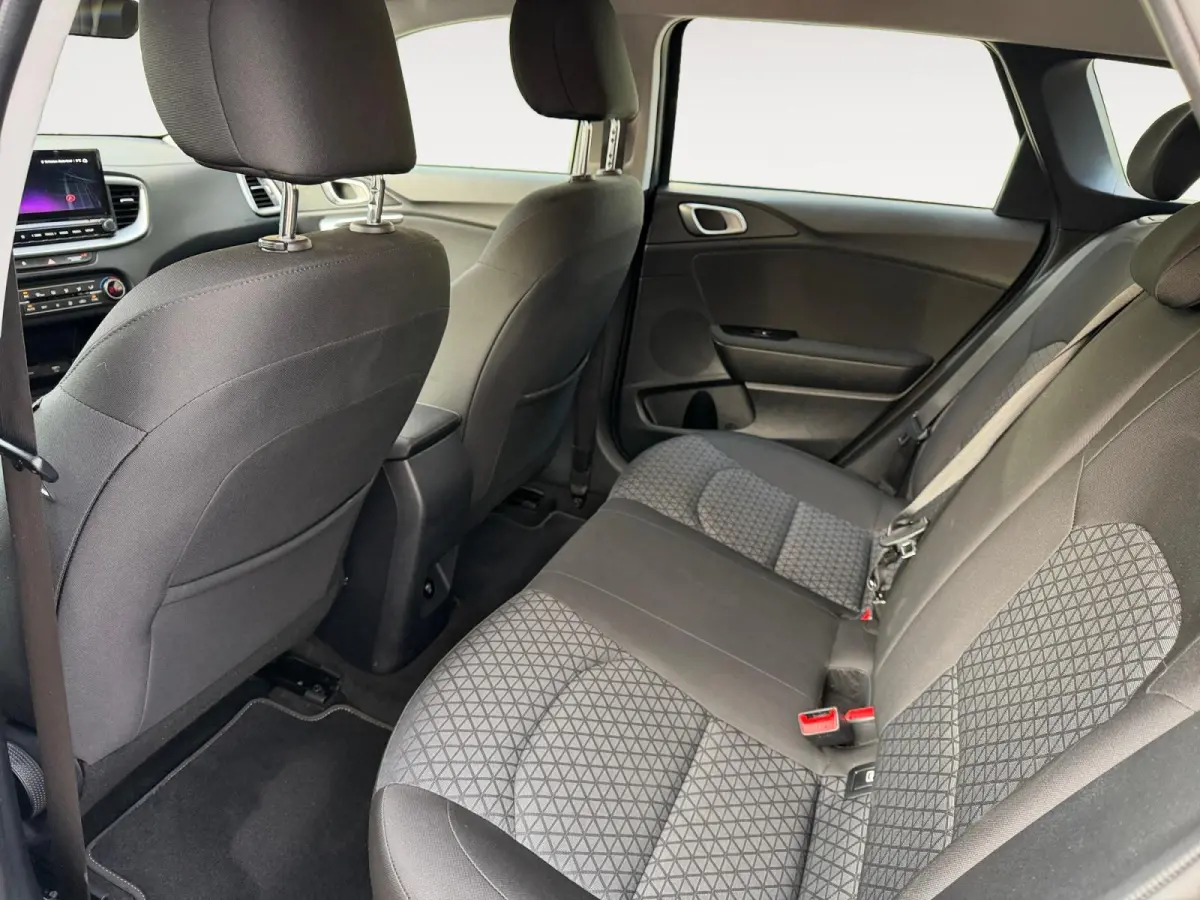 1.0 T-GDi ComfortLine Navigatie | Achteruitrijcamera | Climate control | Resterende fabrieksgarantie |