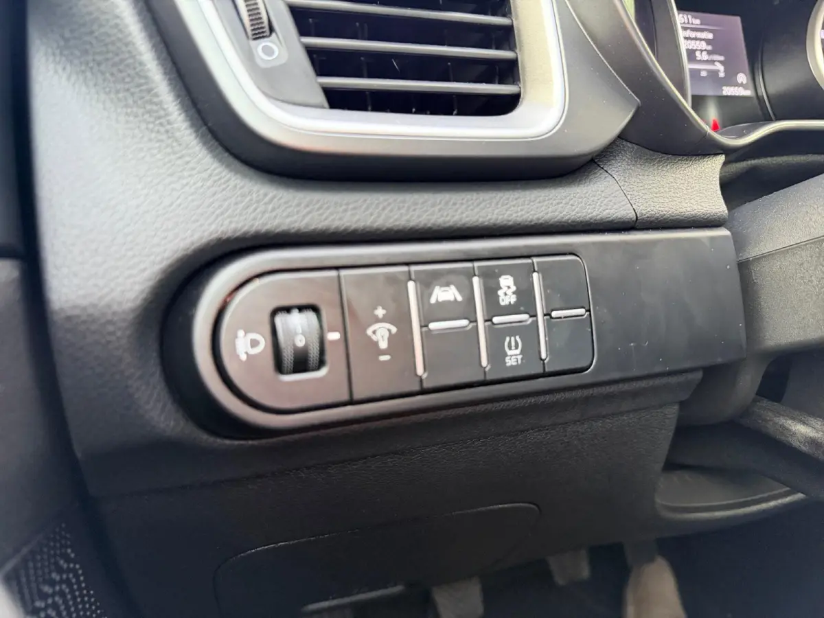 1.0 T-GDi ComfortLine Navigatie | Achteruitrijcamera | Climate control | Resterende fabrieksgarantie |