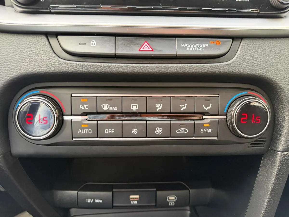 1.0 T-GDi ComfortLine Navigatie | Achteruitrijcamera | Climate control | Resterende fabrieksgarantie |