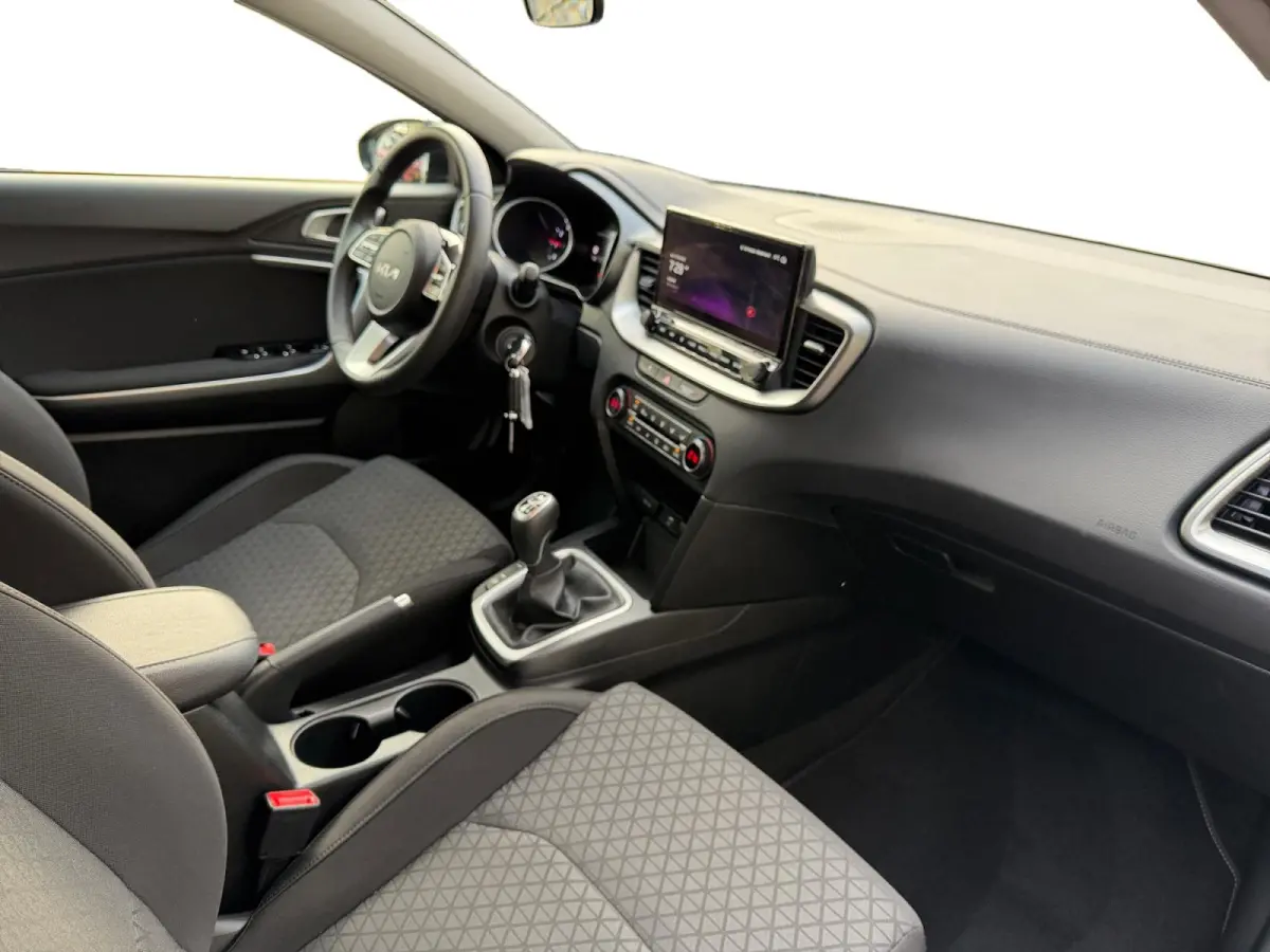 1.0 T-GDi ComfortLine Navigatie | Achteruitrijcamera | Climate control | Resterende fabrieksgarantie |