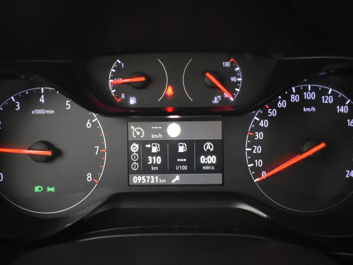 1.2 Edition Parkeersensoren achter | Airco | Cruise control | DAB | Apple carplay Android auto | 16"LMV