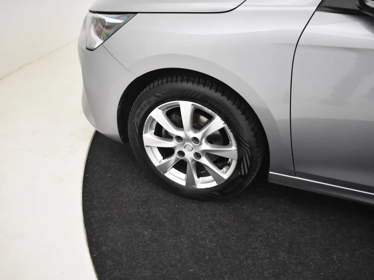 1.2 Edition Parkeersensoren achter | Airco | Cruise control | DAB | Apple carplay Android auto | 16"LMV