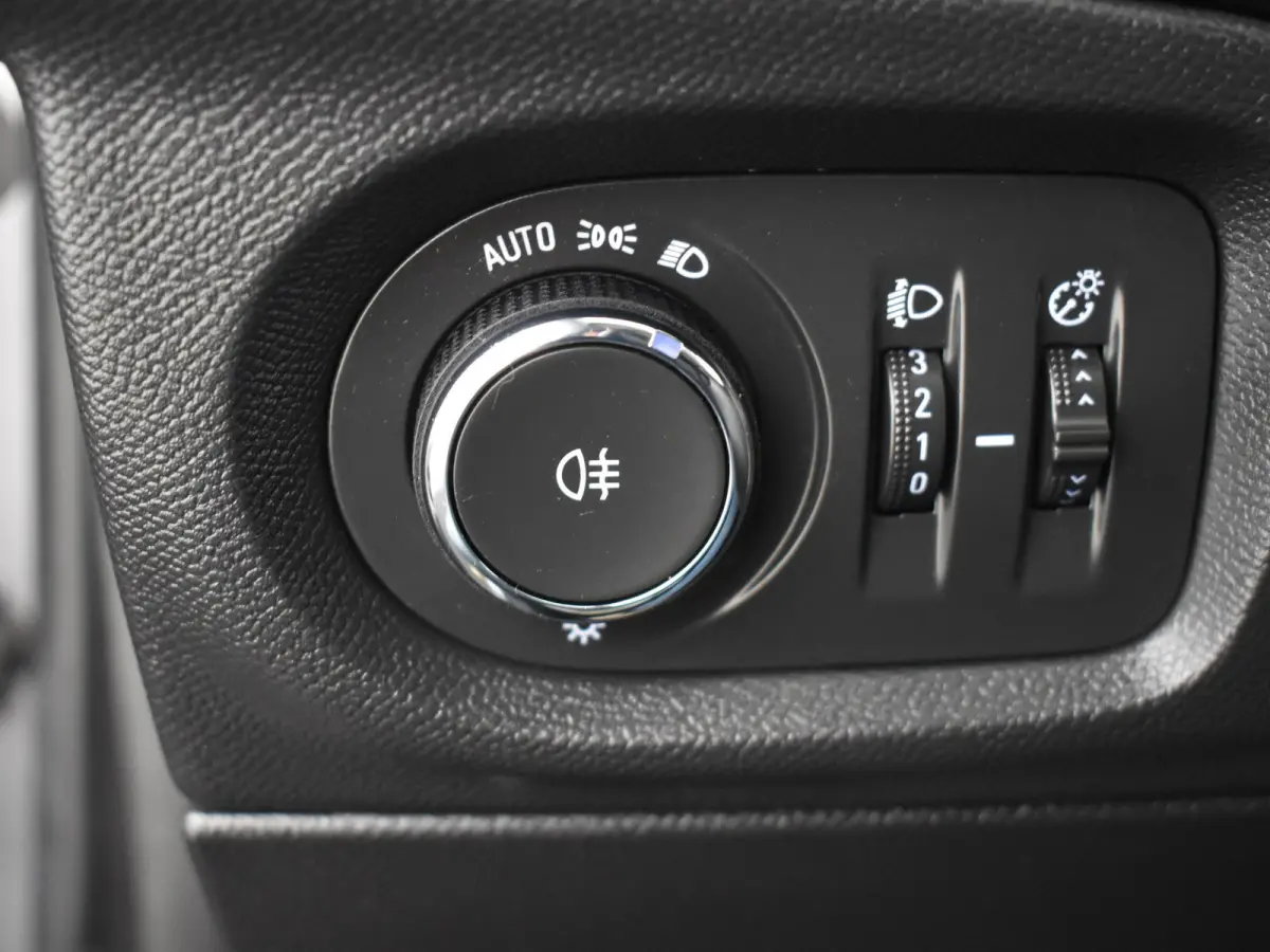 1.2 Edition Parkeersensoren achter | Airco | Cruise control | DAB | Apple carplay Android auto | 16"LMV