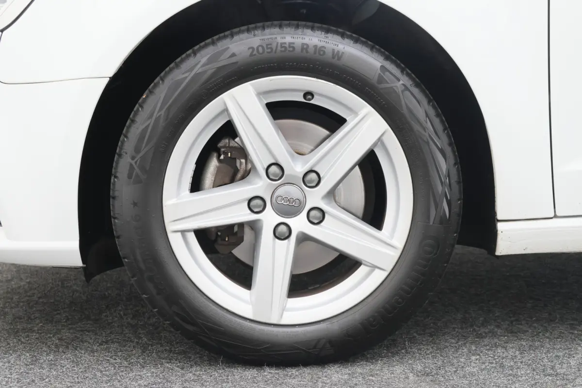 30 TFSI Pro Line Eerste Eigenaar, 5-Deurs, Airco, Cruise, Navigatie, Bluetooth, PDC, 16''