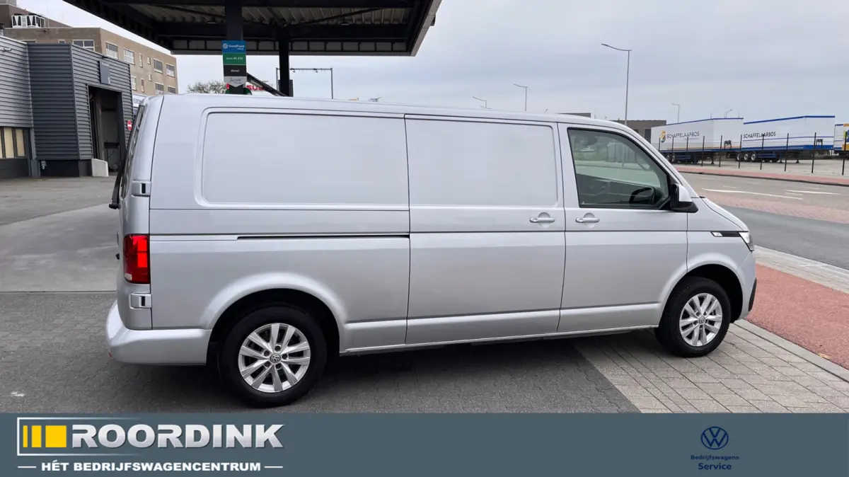 T6.1 Highline 110 pk - LMV - bumpers in kleur- camera etc etc