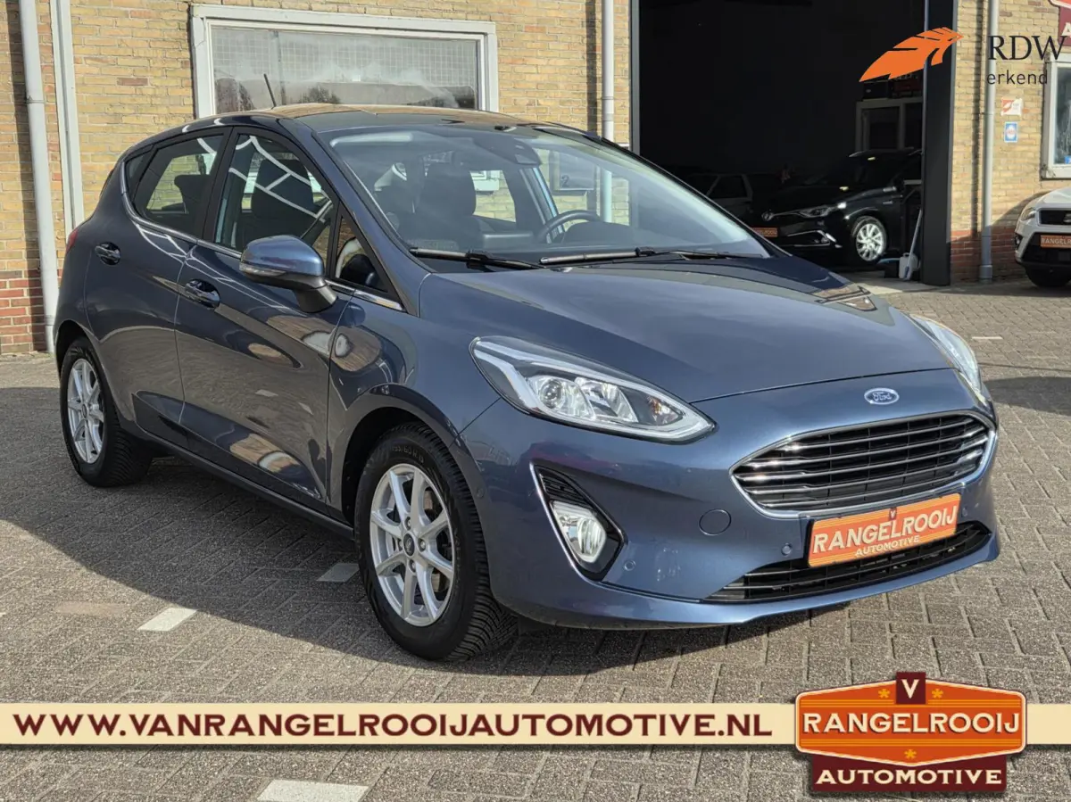 1.0 EcoBoost Titanium, winterpack, clima, pdc v+a, 15" lmv