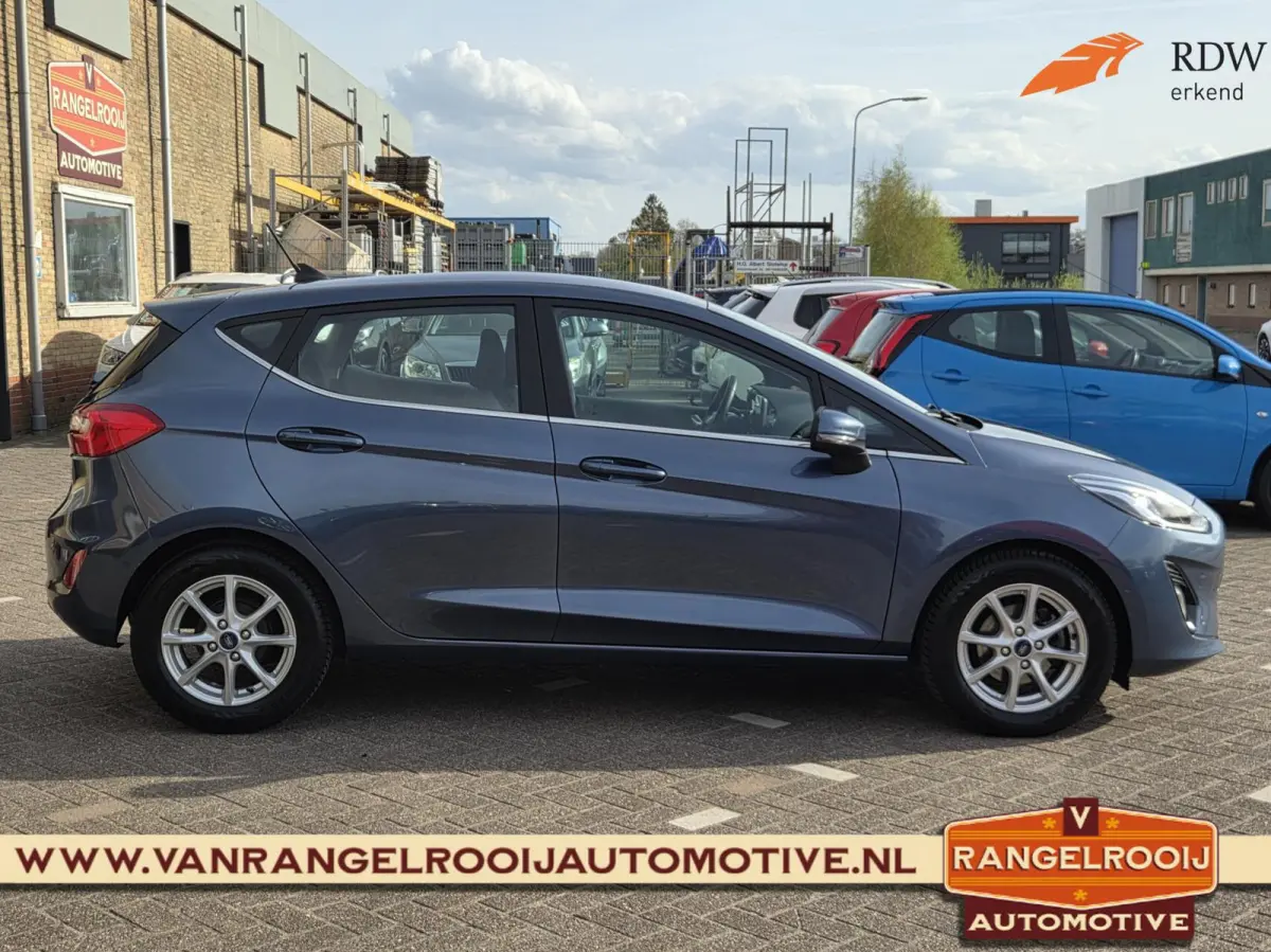 1.0 EcoBoost Titanium, winterpack, clima, pdc v+a, 15" lmv