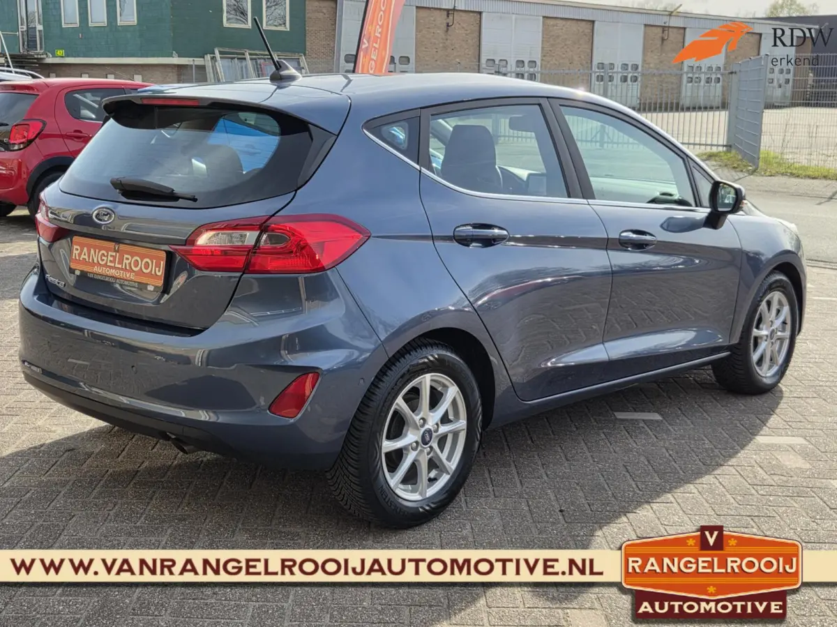 1.0 EcoBoost Titanium, winterpack, clima, pdc v+a, 15" lmv