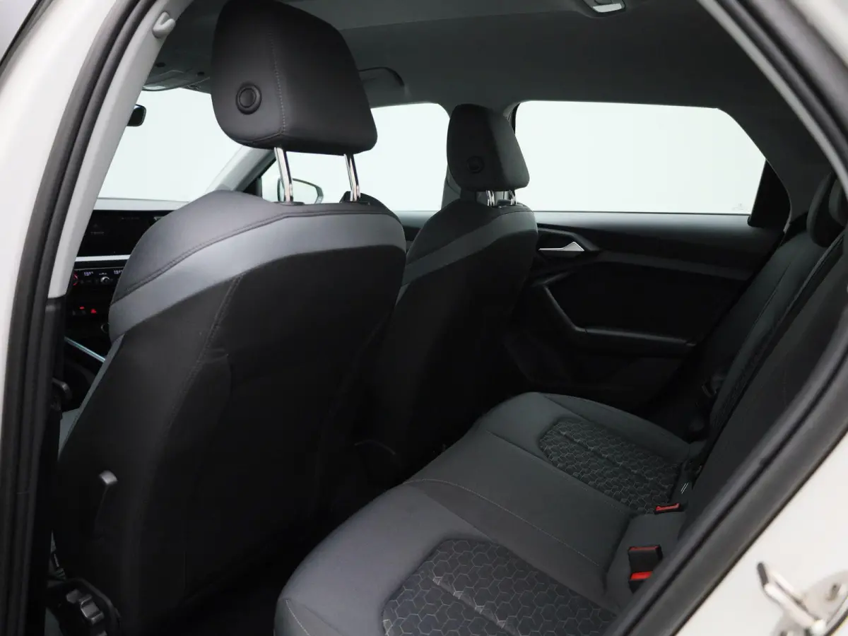 30 TFSI 110 PK | S-line | Apple Carplay | Android Auto | Stoelverwarming | Climate Control | Cruise Control | Lichtmetalen velgen |