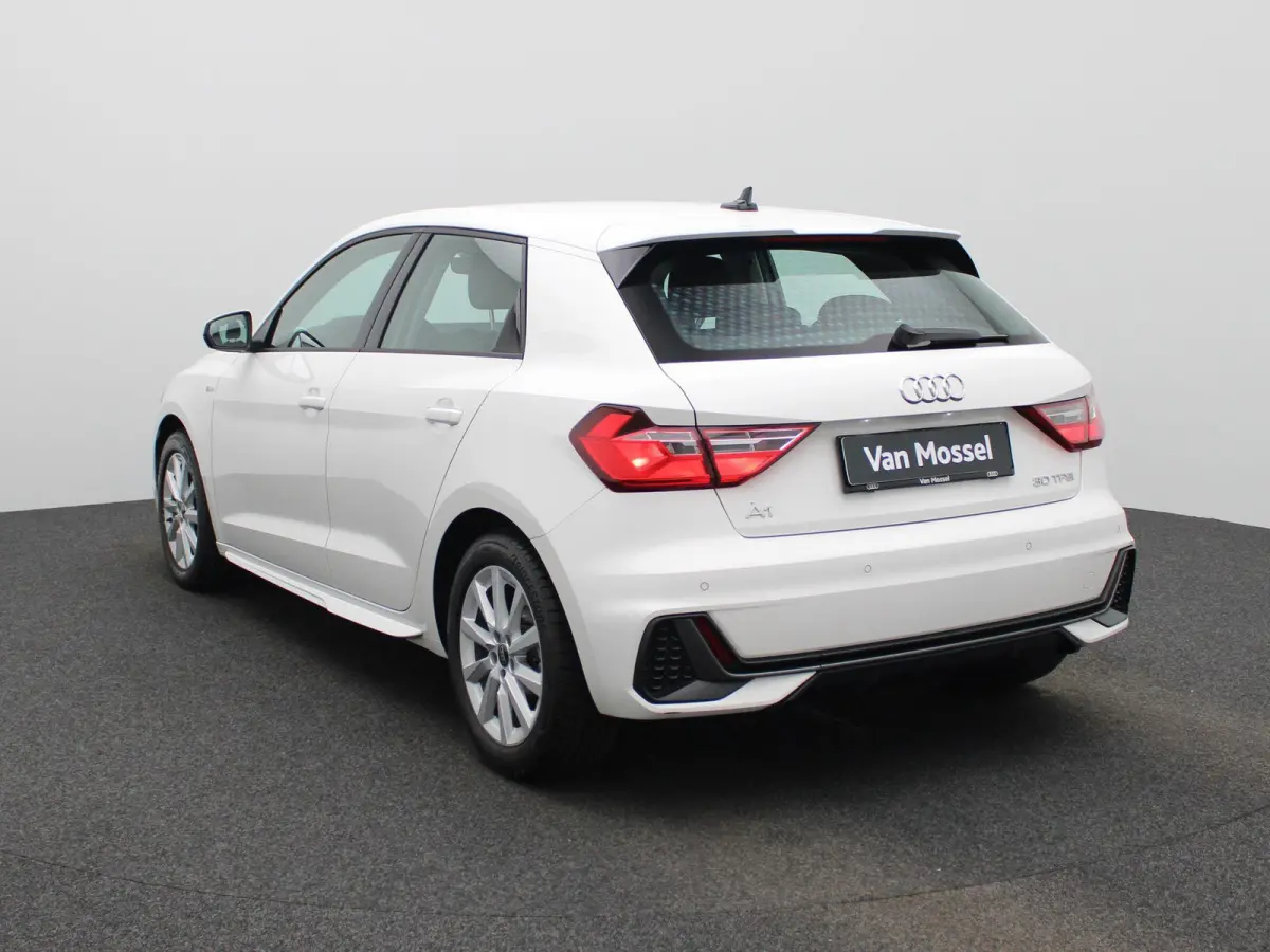 30 TFSI 110 PK | S-line | Apple Carplay | Android Auto | Stoelverwarming | Climate Control | Cruise Control | Lichtmetalen velgen |