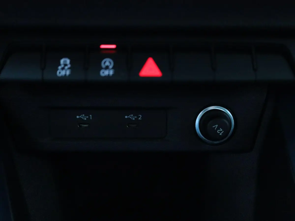30 TFSI 110 PK | S-line | Apple Carplay | Android Auto | Stoelverwarming | Climate Control | Cruise Control | Lichtmetalen velgen |