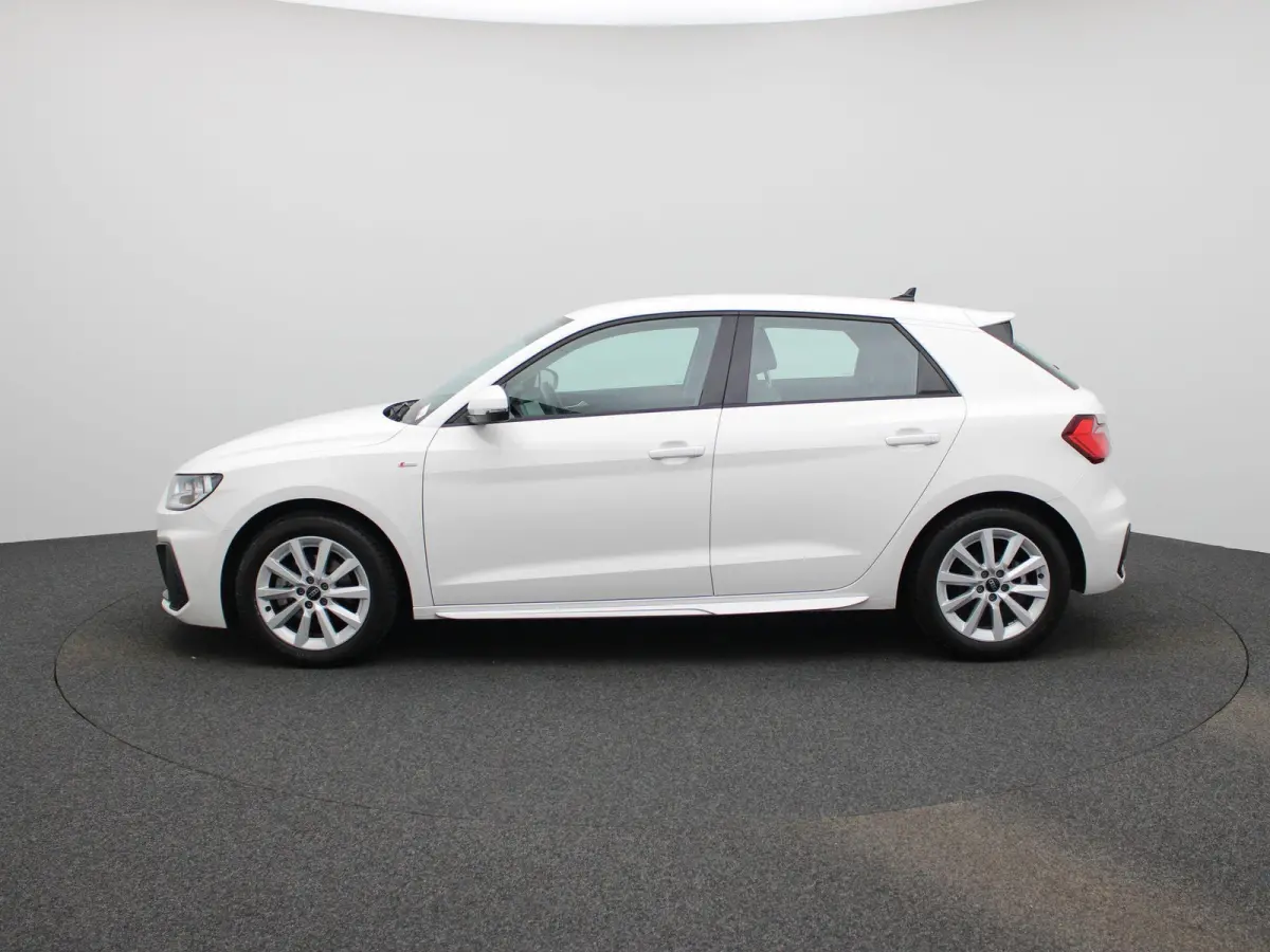 30 TFSI 110 PK | S-line | Apple Carplay | Android Auto | Stoelverwarming | Climate Control | Cruise Control | Lichtmetalen velgen |