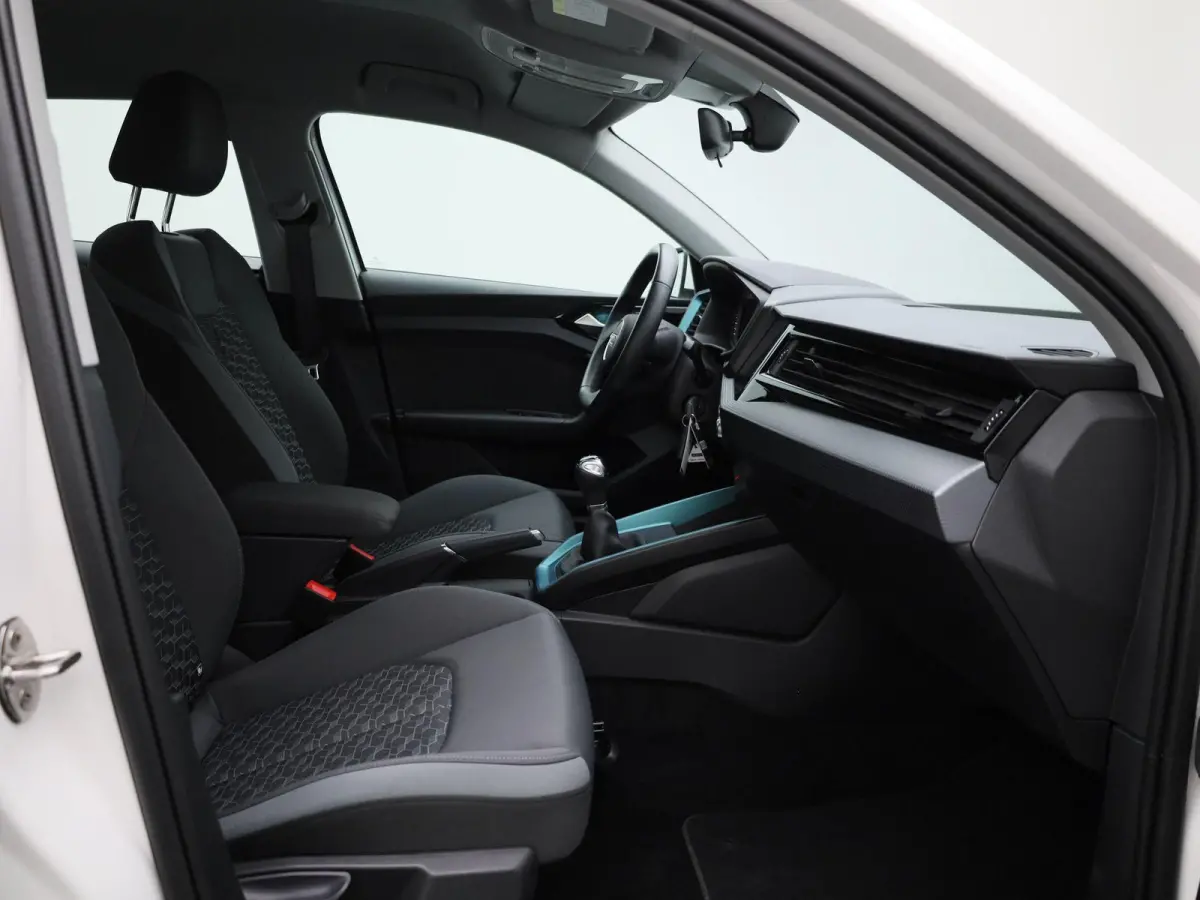 30 TFSI 110 PK | S-line | Apple Carplay | Android Auto | Stoelverwarming | Climate Control | Cruise Control | Lichtmetalen velgen |