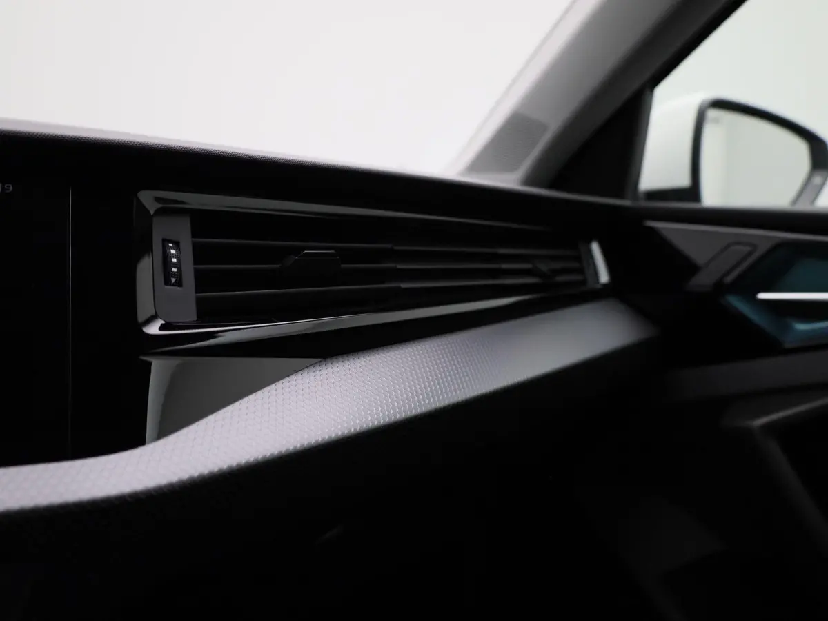 30 TFSI 110 PK | S-line | Apple Carplay | Android Auto | Stoelverwarming | Climate Control | Cruise Control | Lichtmetalen velgen |