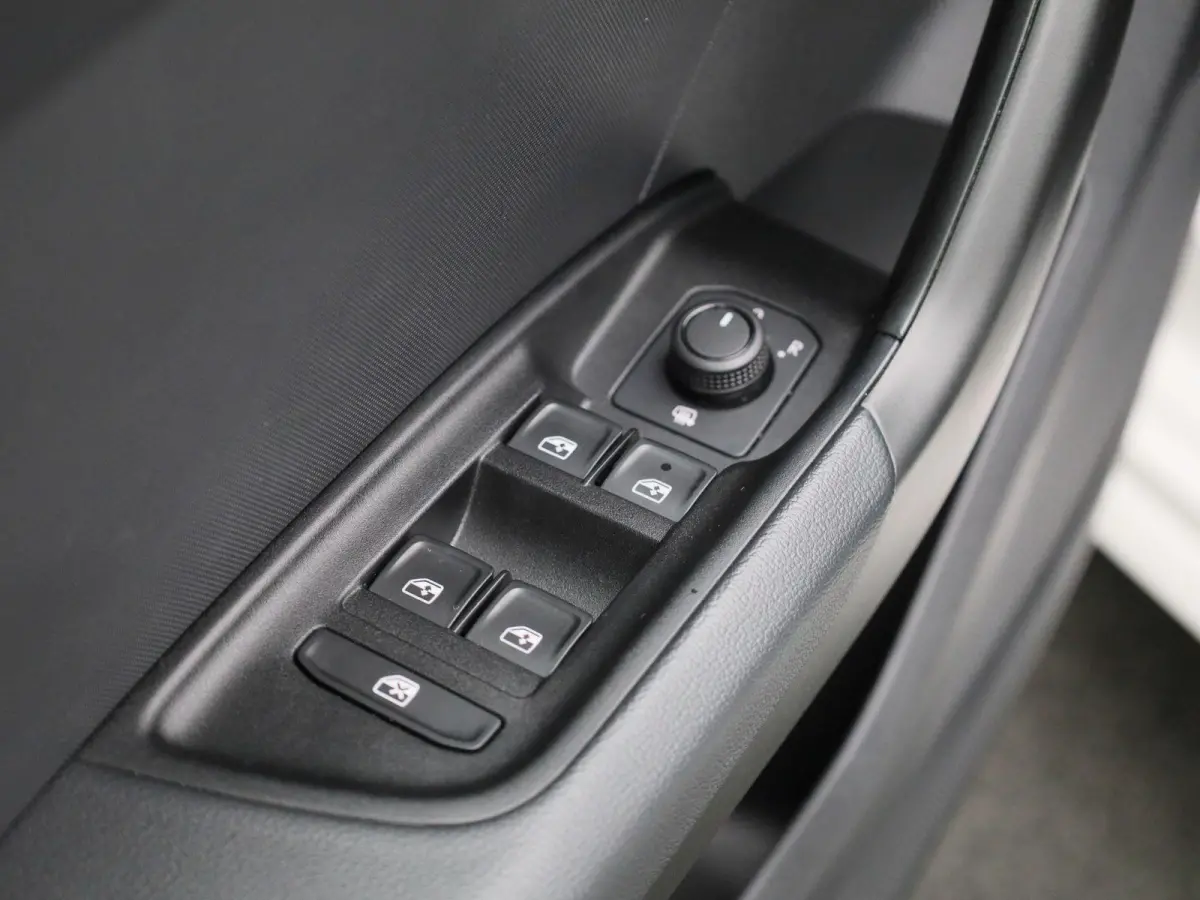 30 TFSI 110 PK | S-line | Apple Carplay | Android Auto | Stoelverwarming | Climate Control | Cruise Control | Lichtmetalen velgen |