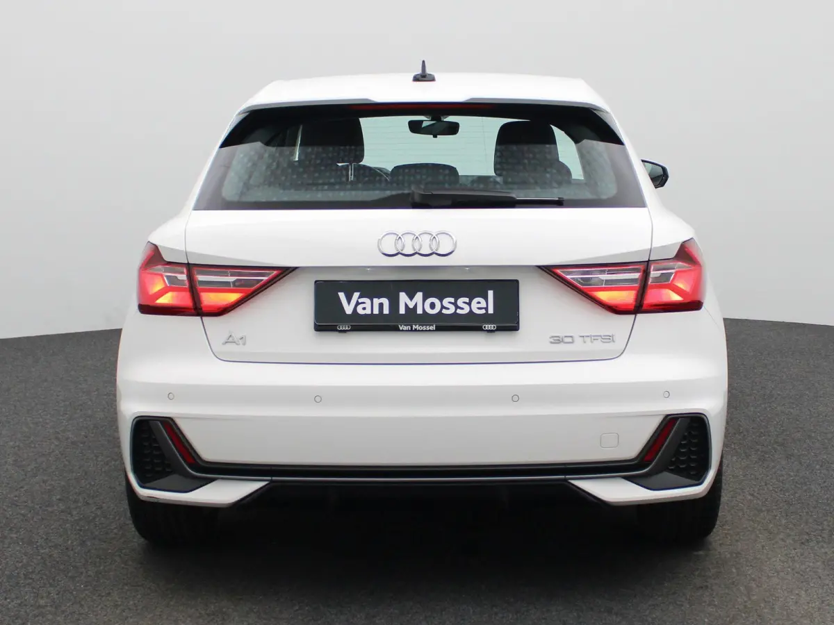30 TFSI 110 PK | S-line | Apple Carplay | Android Auto | Stoelverwarming | Climate Control | Cruise Control | Lichtmetalen velgen |