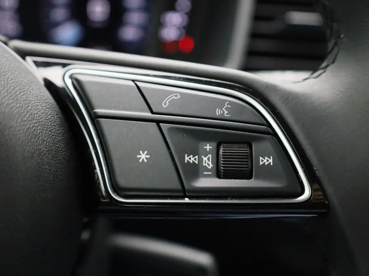 30 TFSI 110 PK | S-line | Apple Carplay | Android Auto | Stoelverwarming | Climate Control | Cruise Control | Lichtmetalen velgen |
