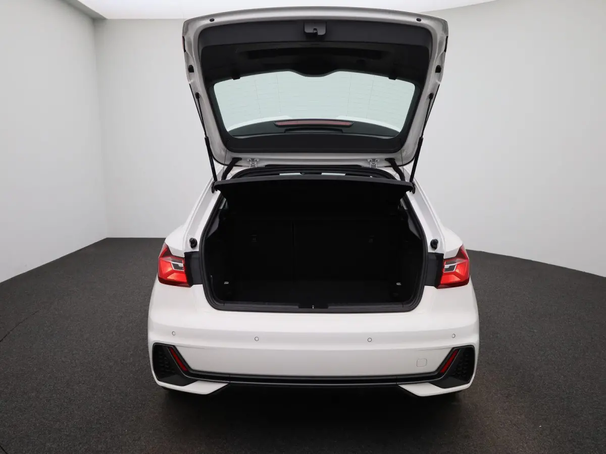 30 TFSI 110 PK | S-line | Apple Carplay | Android Auto | Stoelverwarming | Climate Control | Cruise Control | Lichtmetalen velgen |